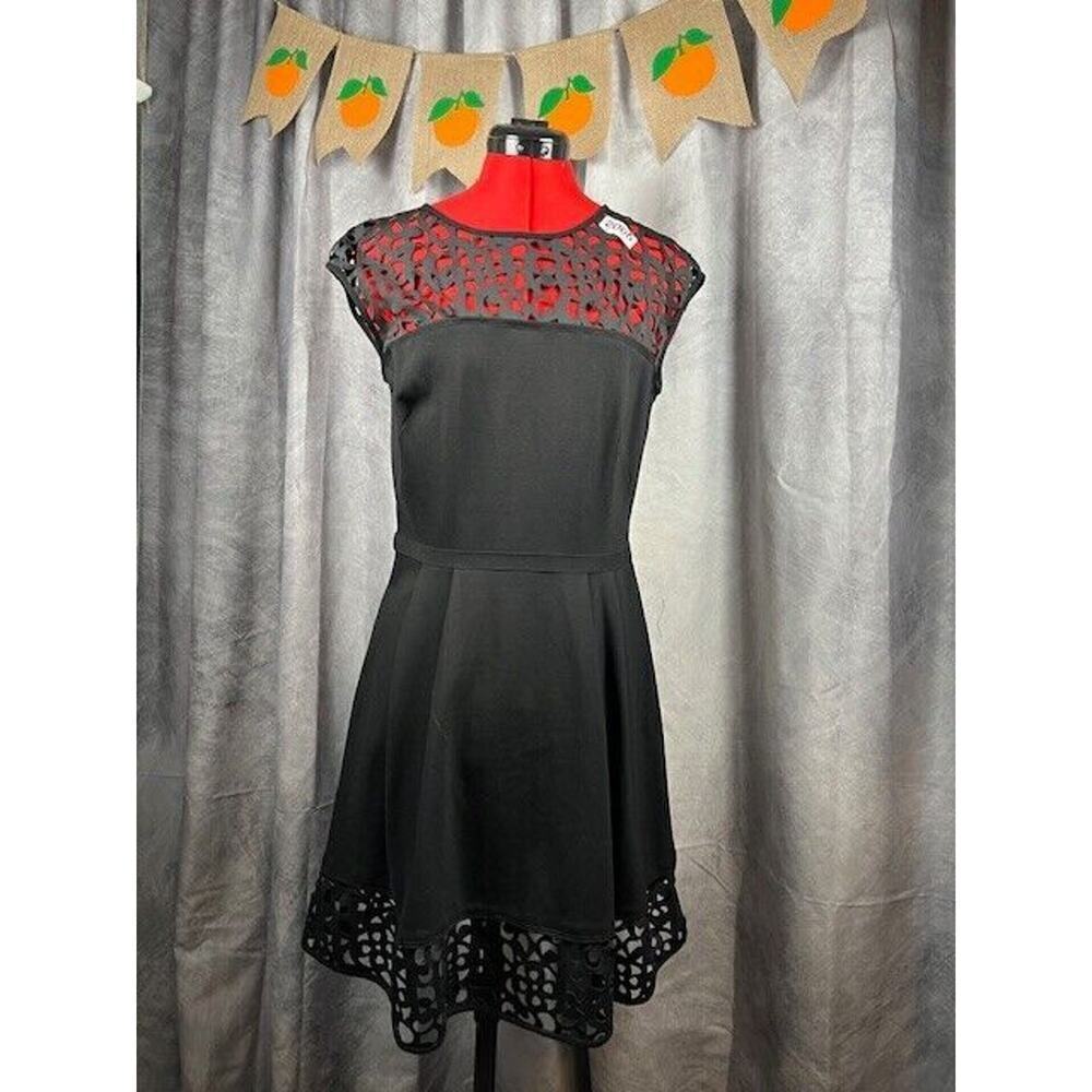 Lauren Ralph Lauren black short sleeve cut out dress stretchy solid Size 8 - Picture 2 of 8